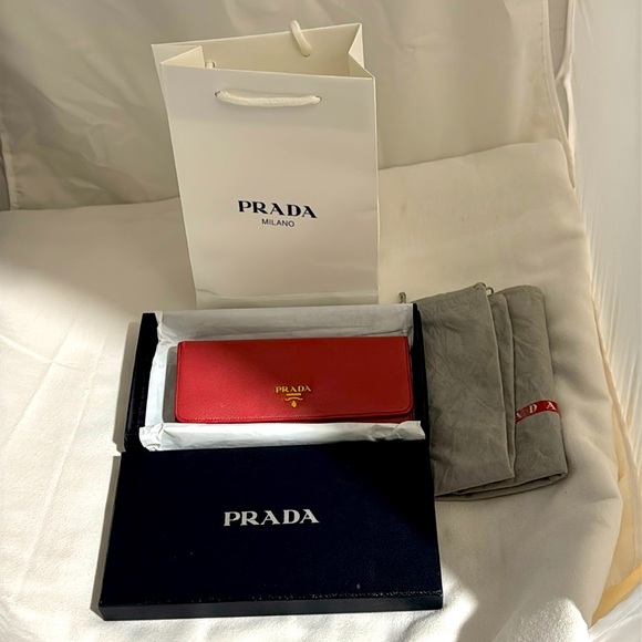 PRADA LONG WALLET IN LIGHT PINK COLOR BRAND NEW  NWOT - Picture 3 of 16